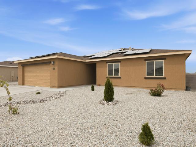 2506 Calle Del Los Claveles