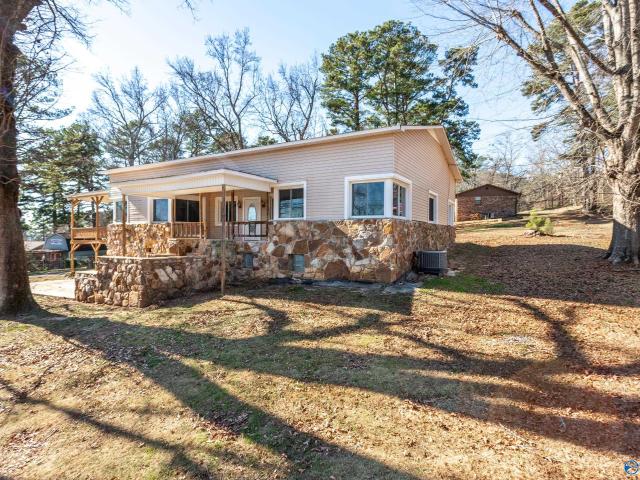 2506 Hillcrest Drive