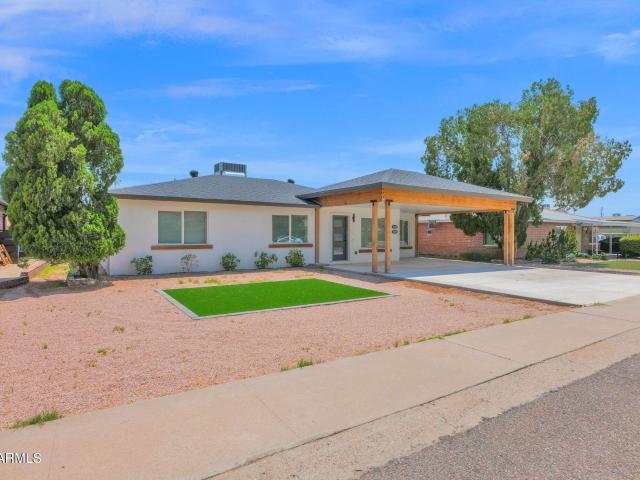 2507 e devonshire avenue
