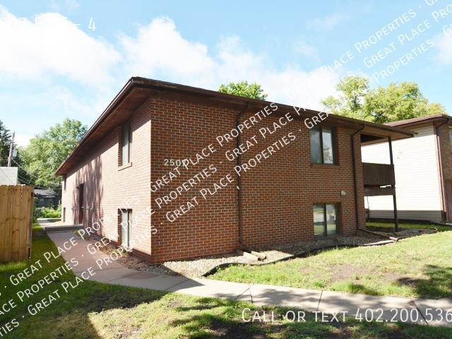 2507 E ST, 2 beds, 2 full baths