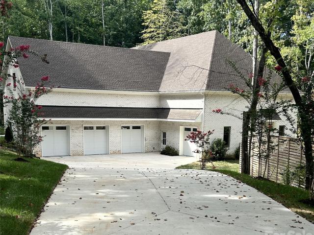 2507 Forest Lawn Drive