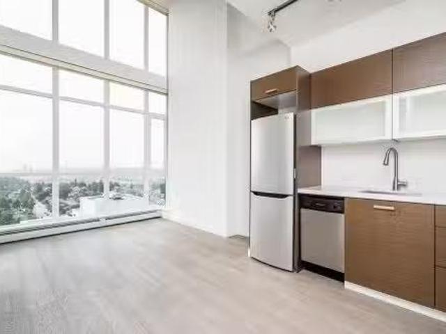 2507 10777 University Drive, Surrey, BC, V3T 0E6 Single Fami.