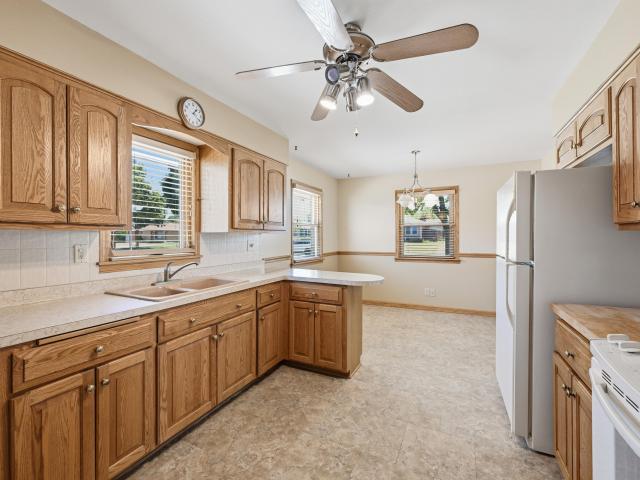 2508 W Halsey Ave
