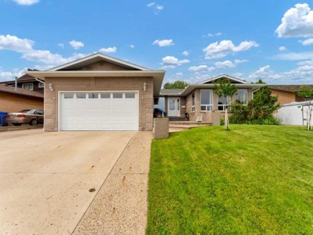 2508 12 Avenue Se, Medicine Hat, AB, T1B 1V6 house for sale | Listing ID A2281 | Royal LePage