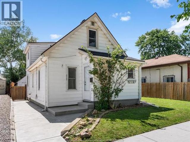 2509 Alexis Road, Windsor, ON, N9J 1Y3 house for sale | Listing ID 26015 | Royal LePage