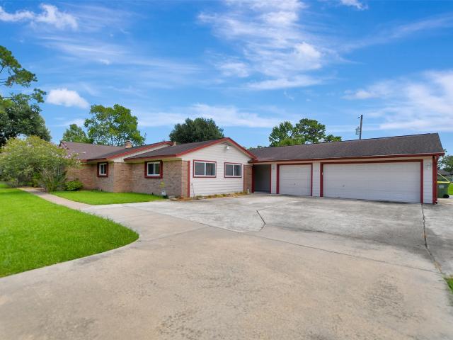 2509 Longwood Drive