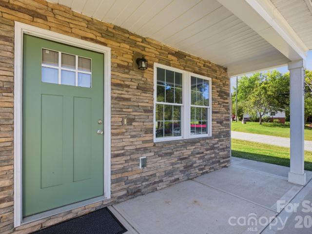 2509 Snow Creek Road NE