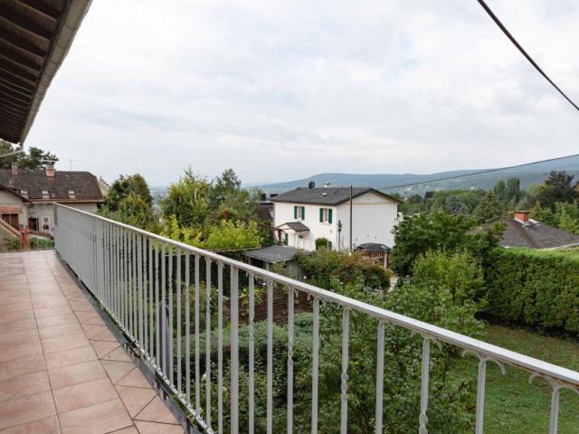 2500 BADEN, Hochstraße 28 direkt am Wald: Grün+Ruhe 3 große Zimmer +Terrasse mit 13m² im letzten Stock