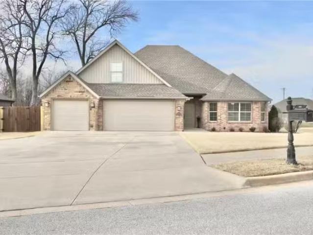 2500 BRIDLE CREEK RD, SILOAM SPRINGS, AR 72761