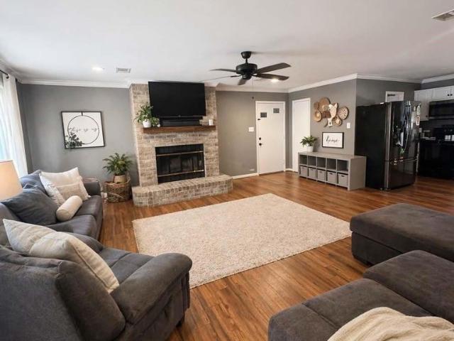 2500 E Houston Ave