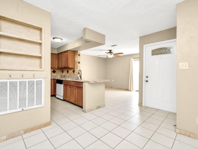 2501 Gulf Freeway 250D
