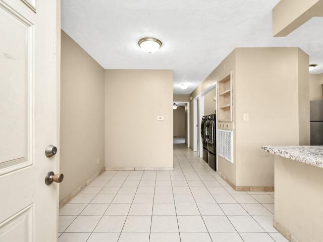 2501 Gulf Freeway 250D