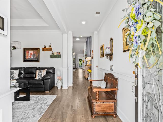 2501 Goldfinch Dr