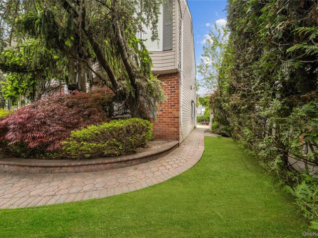 2501 Rose Place