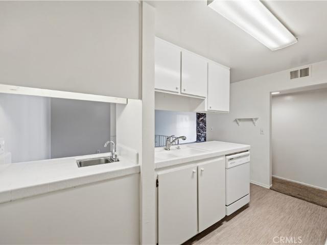 2501 S El Camino Real 23