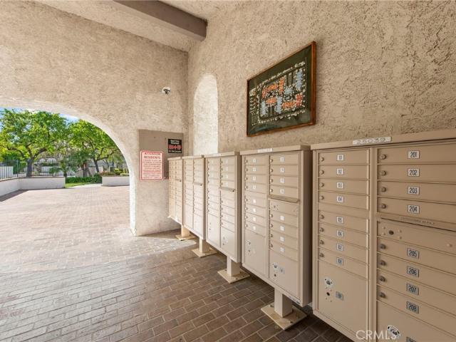 25027 Peachland Ave, Unit 260, Newhall, CA 91321 | MLS #SR26148