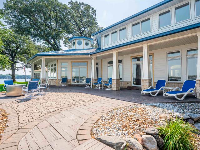 2502 Okoboji Blvd