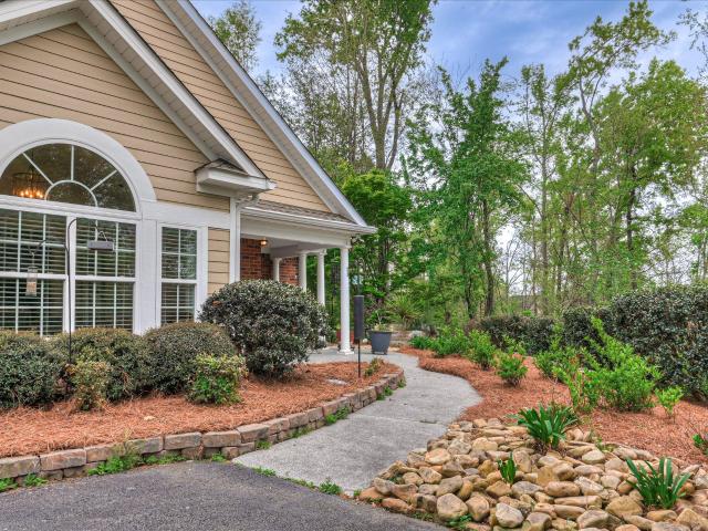 2502 Amberley Pass
