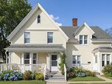 250 252 Central Street, Summerside, PE, C1N 3M4 house for sa.