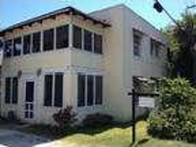 $250 / 2br Last Minute Aug 23 to Aug 30 2 Bd 1 Ba 1 Block Beach & Center St