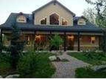 $250 / 4br 4500ftÂ² Beautiful Cabin in Town Near Lake