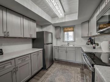250 Cove Boulevard # 3