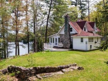 250 Clear Lake Road, Seguin, ON, P2A 2W8 Luxury House for sale | Listing ID X13007 | Royal LePage Carriage Trade Luxury Properties
