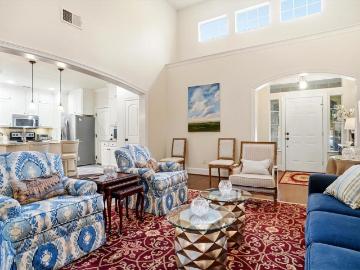 250 Greathouse Village