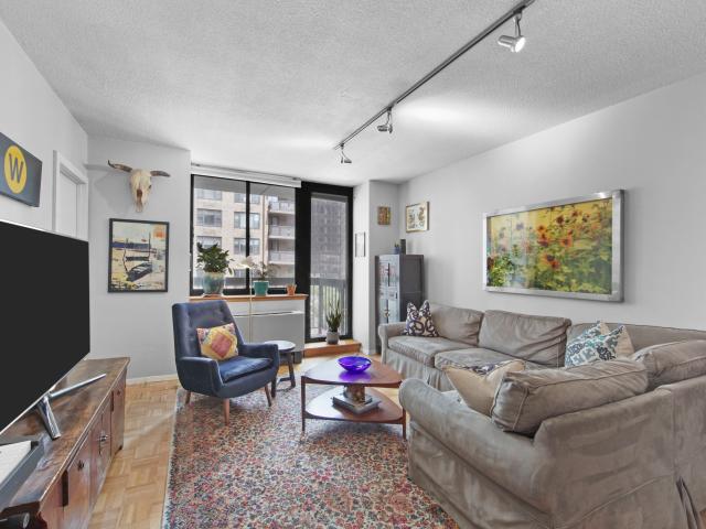 250 East 40th Street, New York, NY