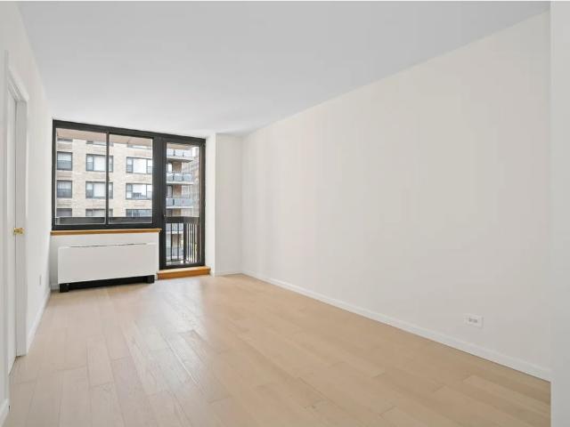250 East 40th Street, New York, NY