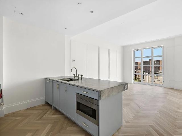 250 East 21st Street, New York, NY