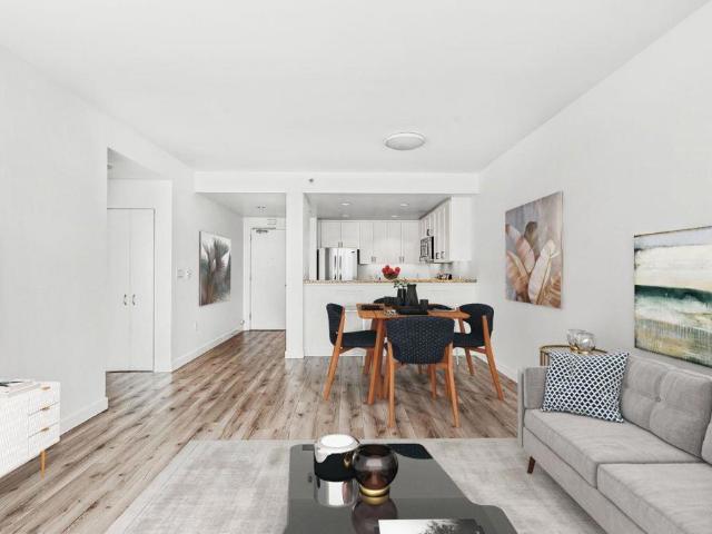250 King Street 1210