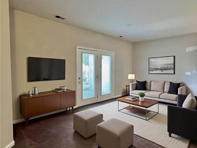 250 Hidden Ridge Ct 103