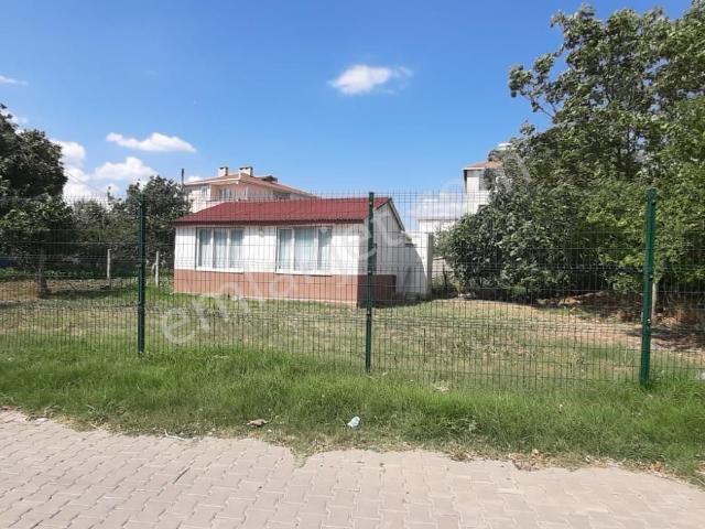 250 M2 Arsa İçersinde Etrafı Çevrili Şehir Merkezinde Satılık Ev