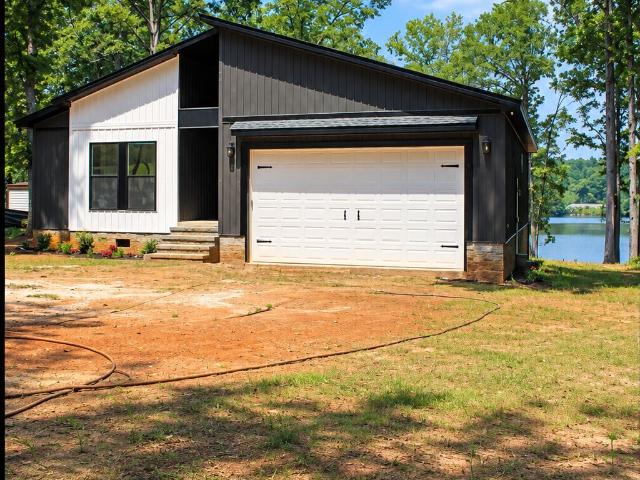 250 Merry Drive NW
