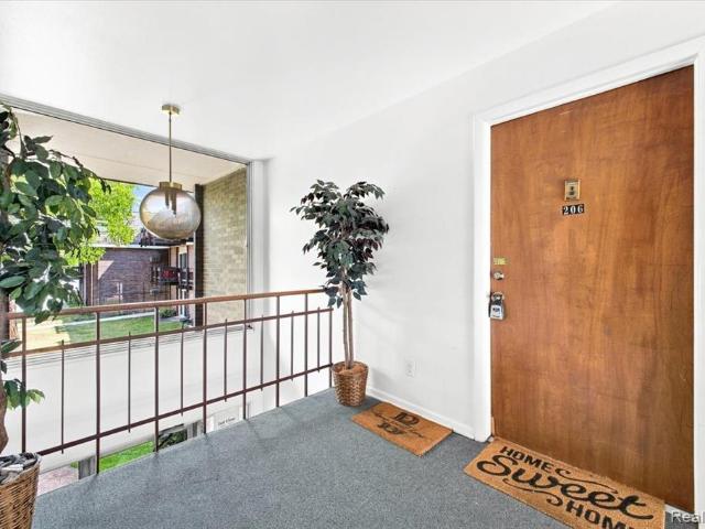 250 N Liberty Street # 206