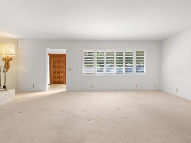 250 S Santa Rosa Ave