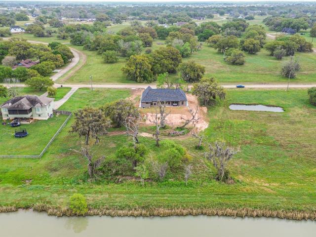 250 Pony Trail, Angleton, TX 77515 | MLS #93005