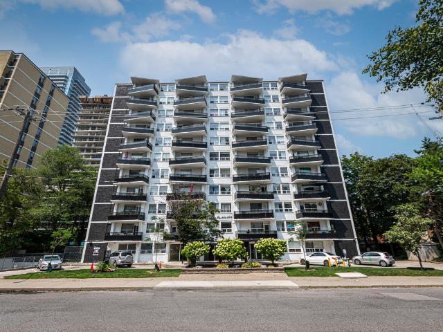 250 Roehampton Avenue 1 Bedroom Apartment for Rent
