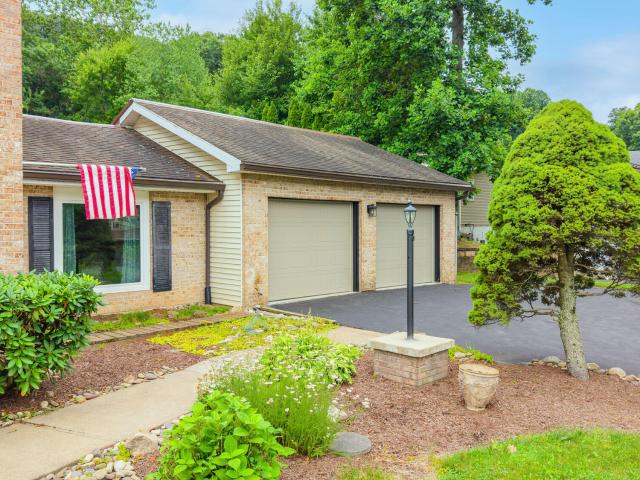 250 RIVER Drive