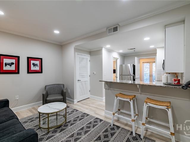 250 W Broad Street 521