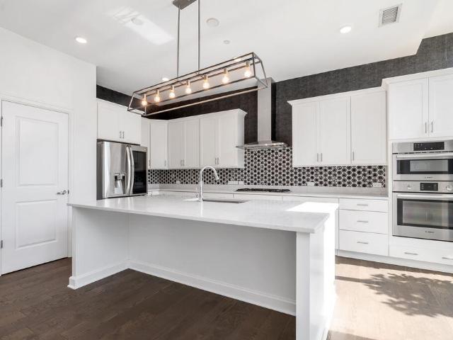 250 W Spring Street # 243