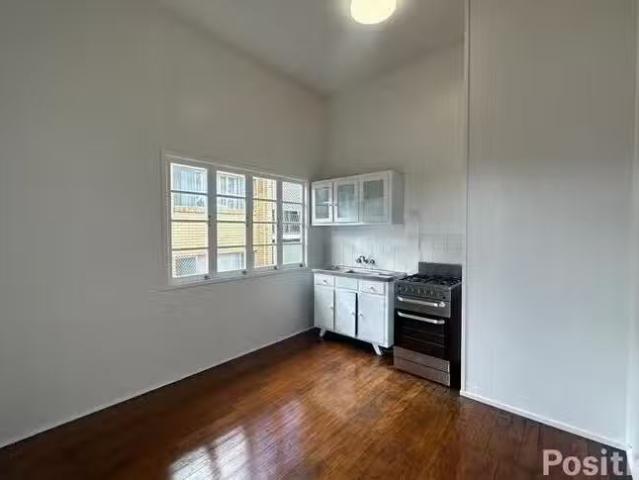 2/50 Windsor Road, Red Hill, QLD 4059