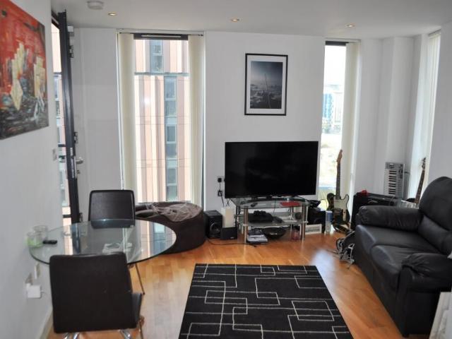 250 The Quays, Salford Quays, Salford M50, 1 bed flat to rent, £1,100 pcm | PrimeLocation