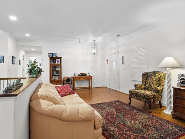 250 Thompson Road
