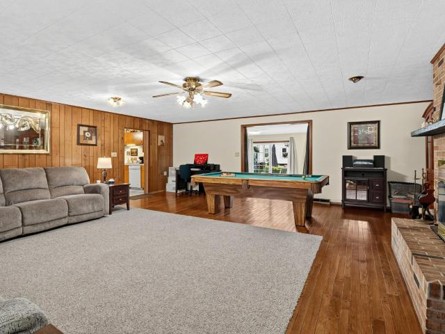 2515 Dombrowski Blvd