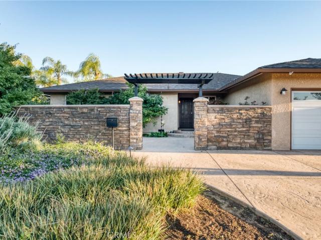 2515 E Los Altos