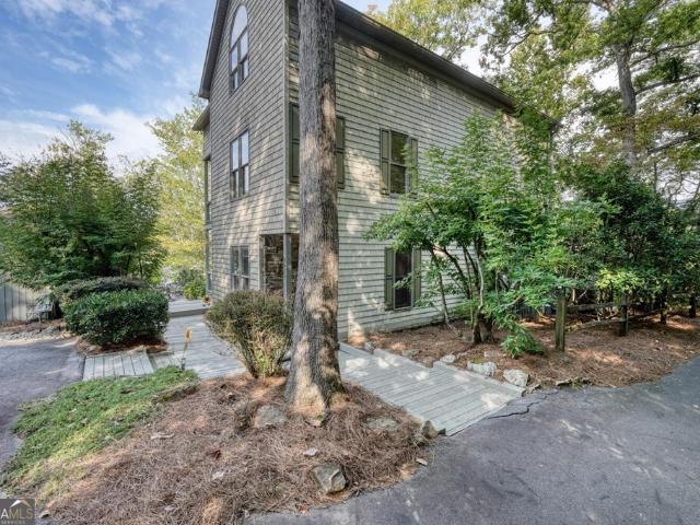 2515 Leisure Lane
