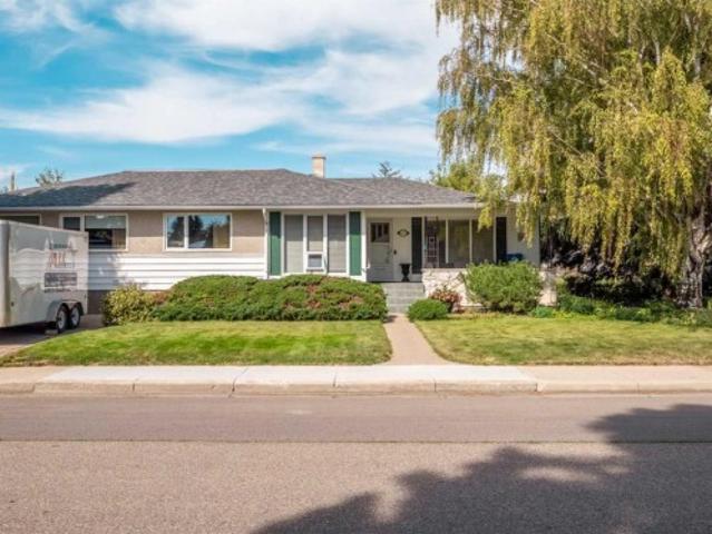 2515 3Rd Avenue South, Lethbridge, AB, T1J 0M1 house for sale | Listing ID A2340 | Royal LePage