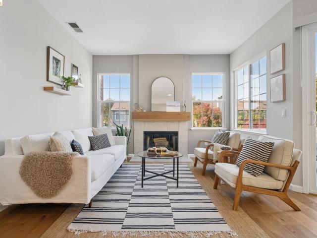 2516 Baywood Way